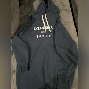 Women’s Tommy Jean size large tunic hooded sweatshirt.